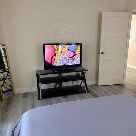 צ'ולה ויסטה Entire Lovely 3-Bedroom Home W Yard, Parking מראה חיצוני תמונה